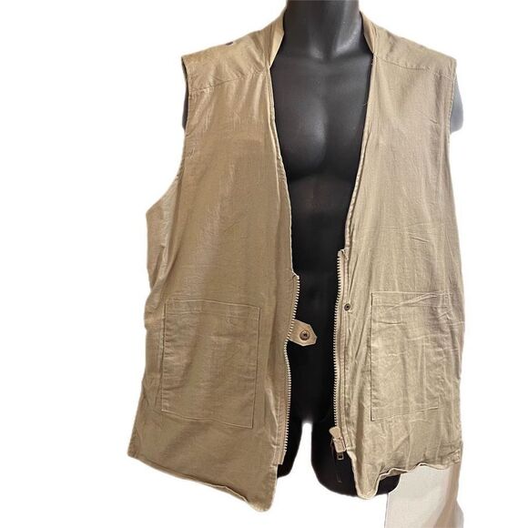 HUMVEE Men’s Size Large Ranger Vest Full Zip With Multiple Pockets Khaki Tan EUC - Picture 3 of 9